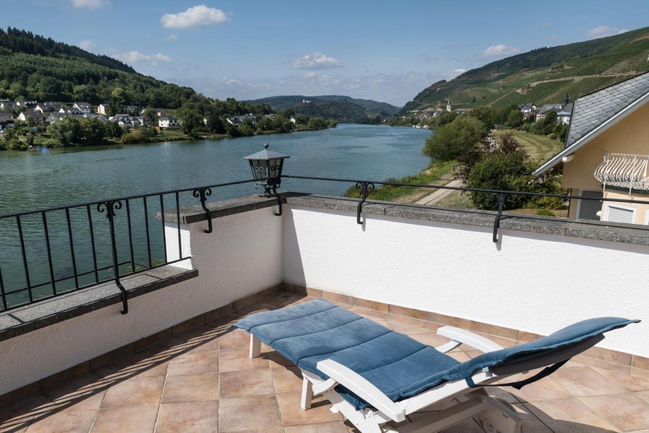 Hotel Garni "Cafe Im Hamm" Zell an der Mosel Exterior photo