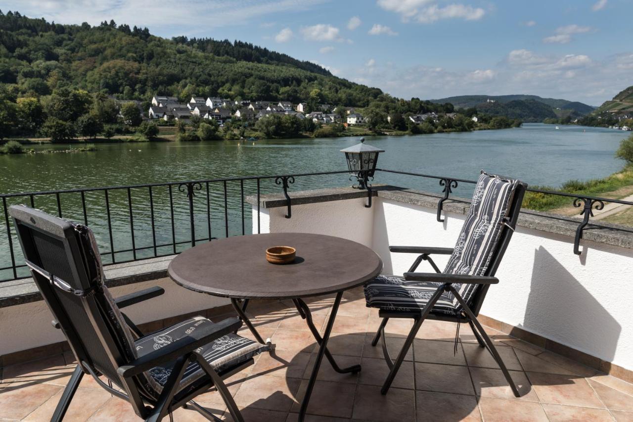 Hotel Garni "Cafe Im Hamm" Zell an der Mosel Exterior photo